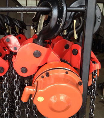 提升吊裝大型金屬儲罐時,如何確定爬架群吊葫蘆的數(shù)量